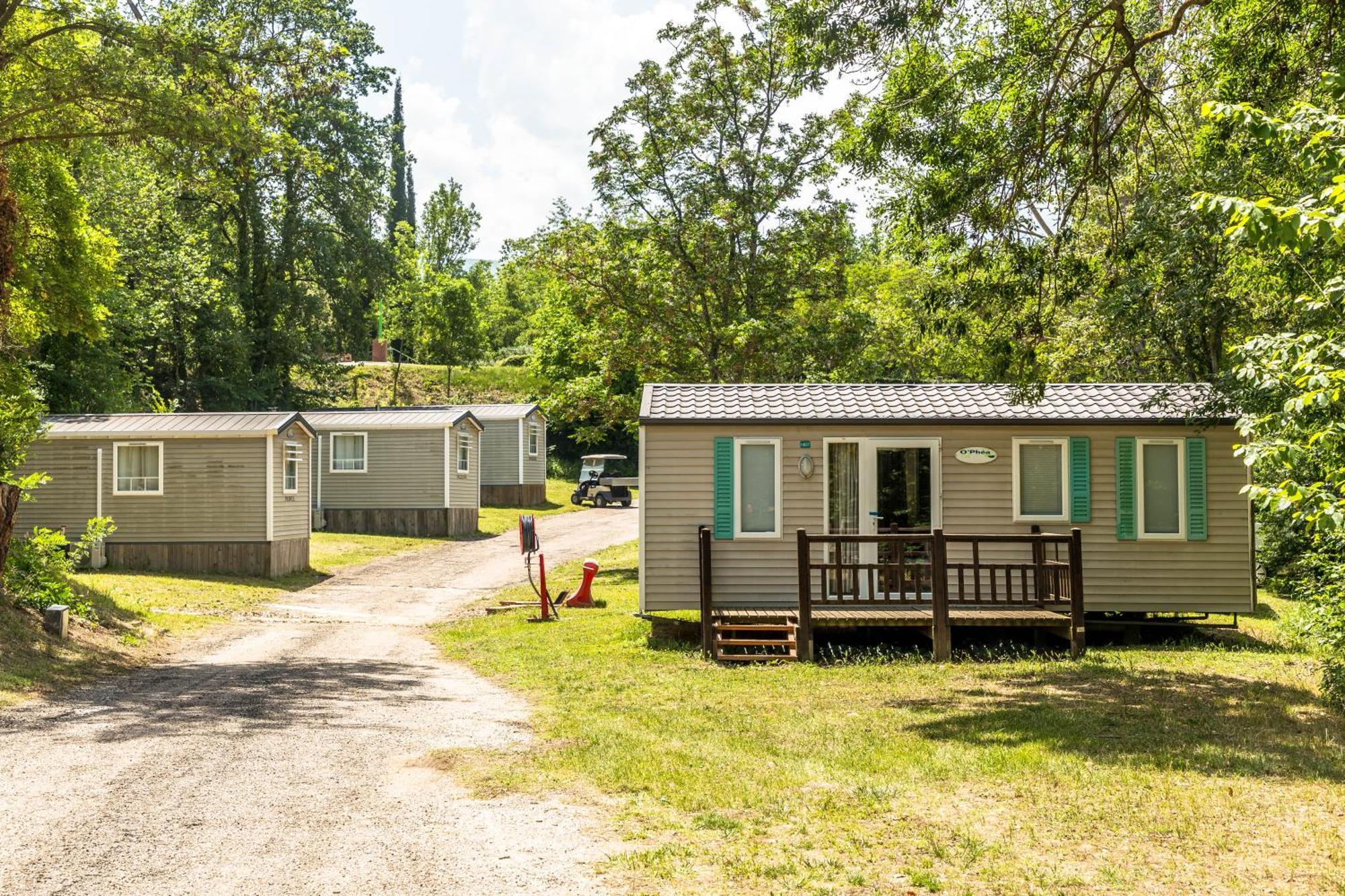 Camping Les Rives Du Lac De Vinca Exteriör bild